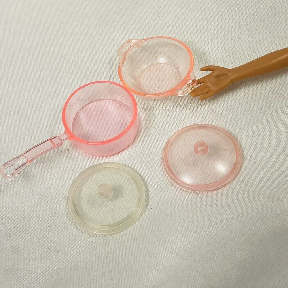 Mattel Barbie Pink Kitchen Matching Pot & Casserole Pan With Lids 4 Pc Vintage - Picture 1 of 13